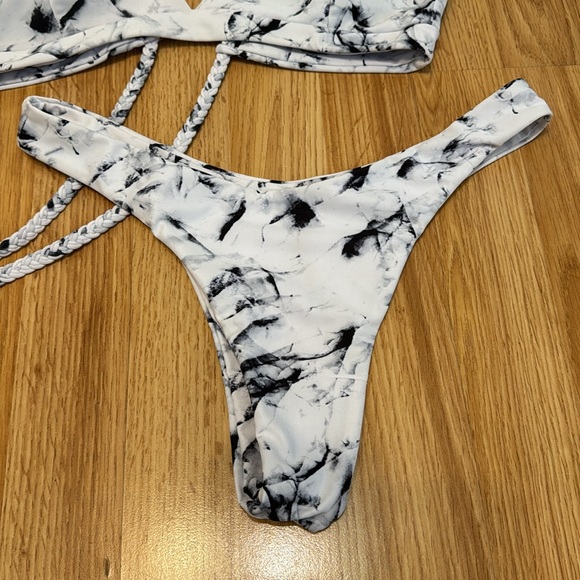 NWOT bikini ✨ size M - Picture 2 of 10
